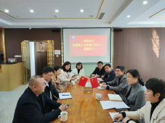 长沙市芙蓉区人大常委会主任伍艳飞率队在文艺路街道走访调研