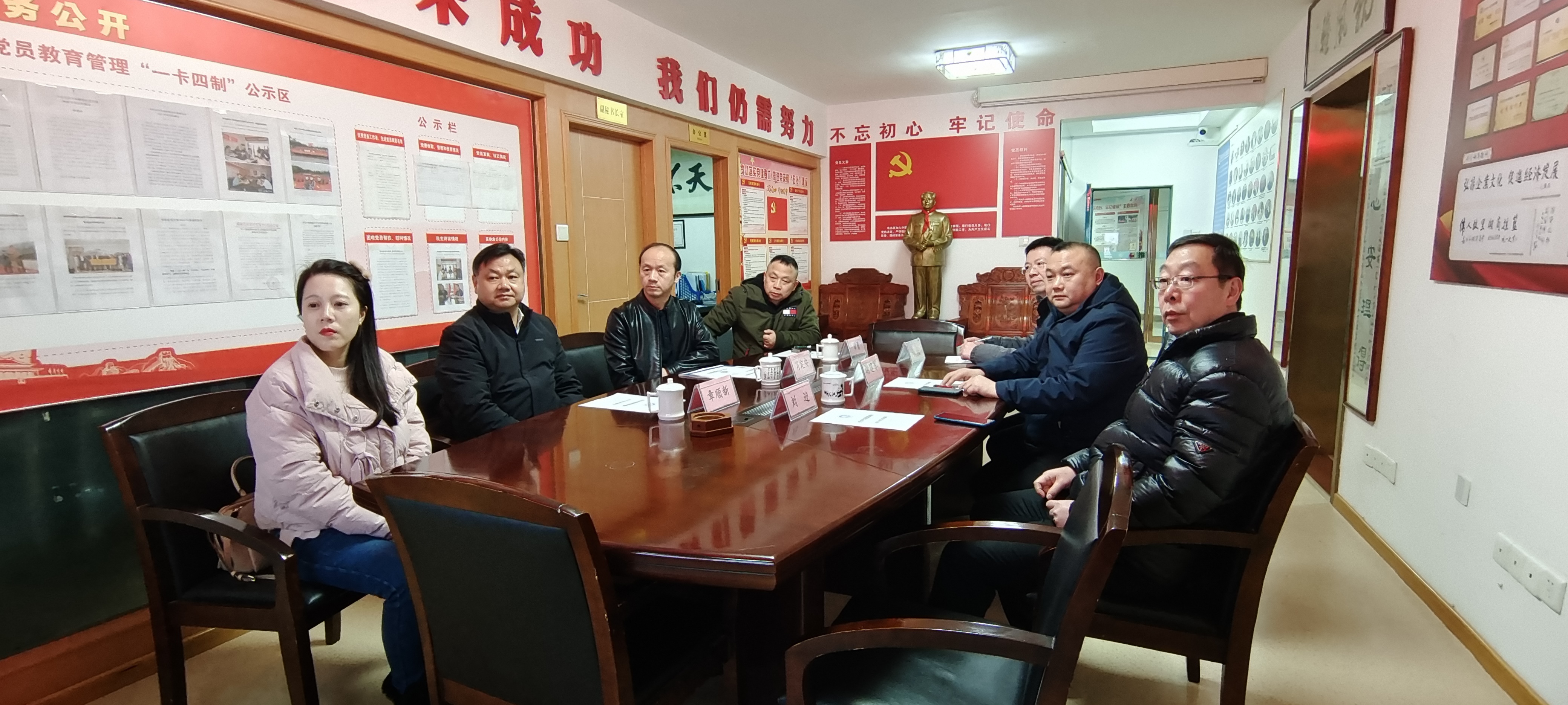 湘潭市委统战部、市工商联一行在长沙市湘潭商会走访