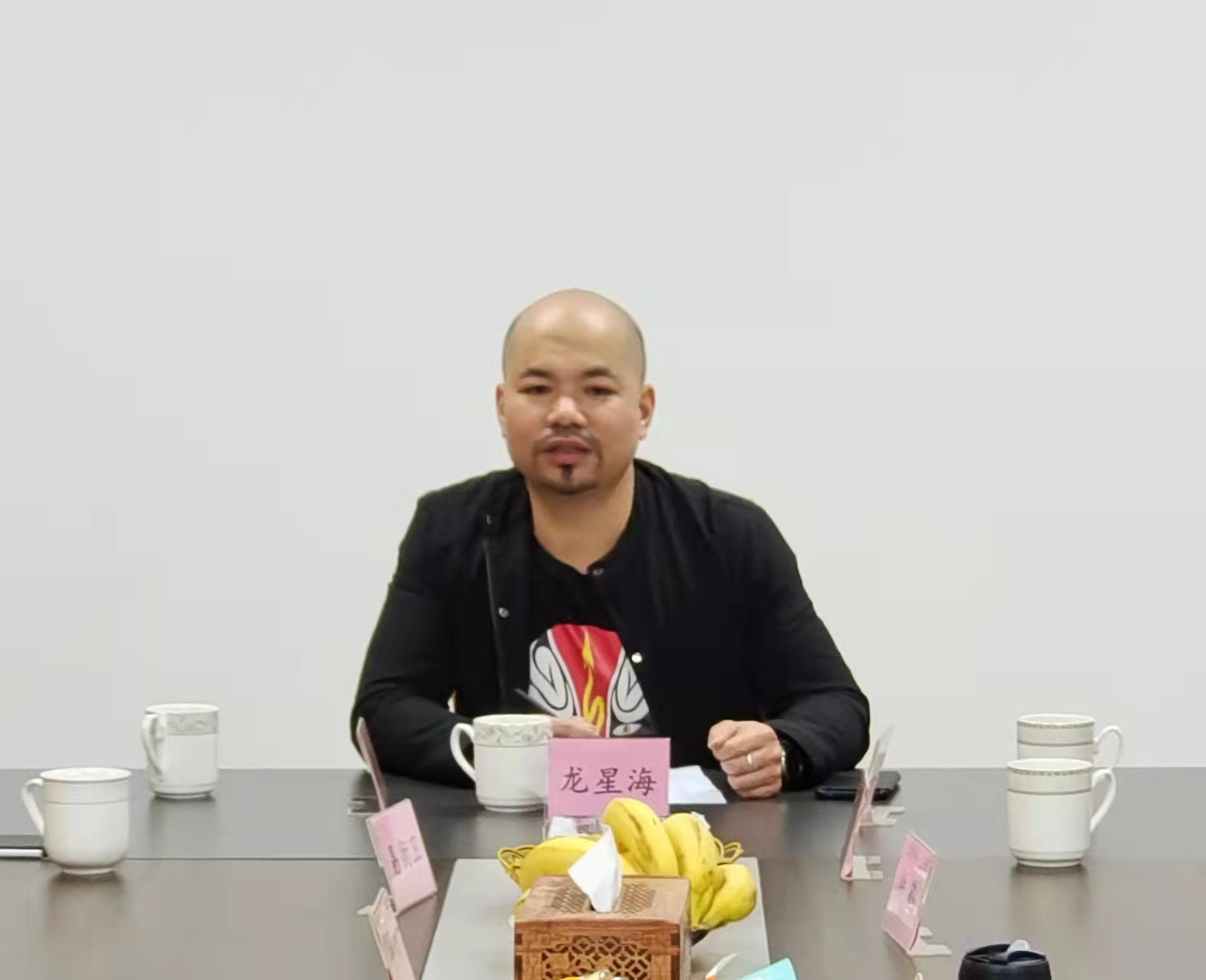 湖南省湘江书画院金霞交流中心挂牌仪式在湖南龙福建设集团举行